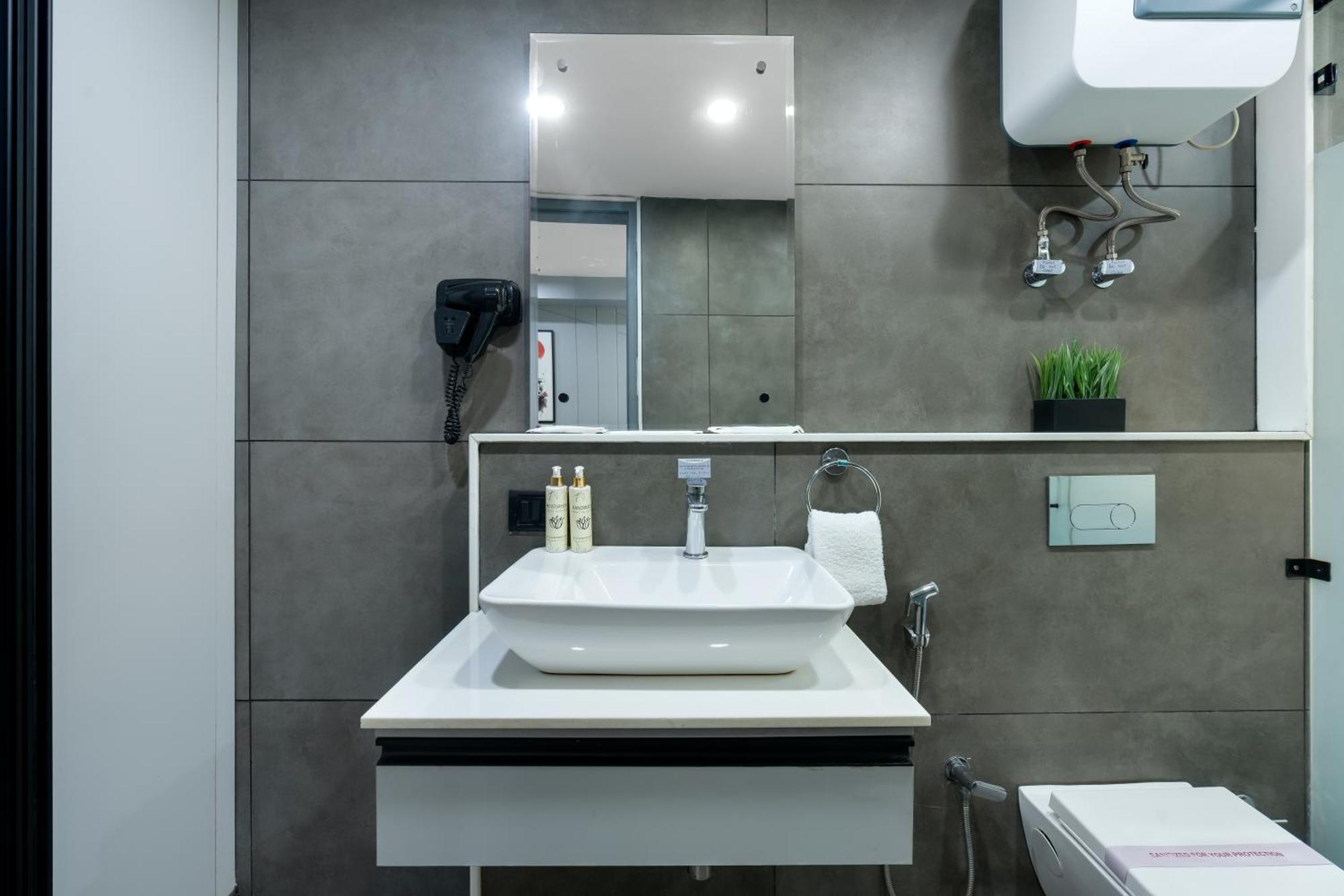 Bedchambers Serviced Apartments - Cyber City Gurgaon Exterior photo