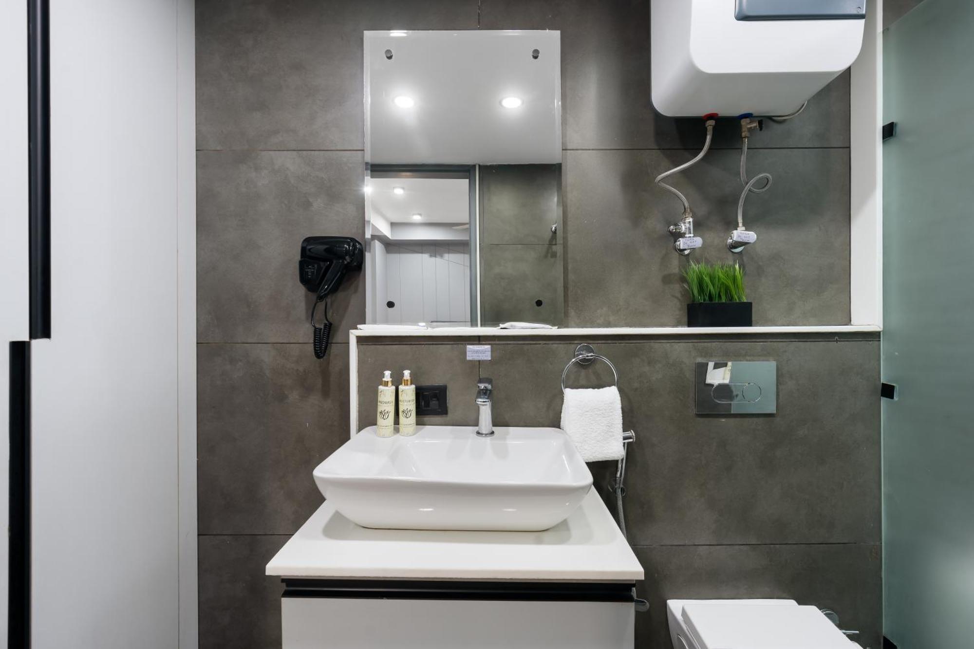 Bedchambers Serviced Apartments - Cyber City Gurgaon Exterior photo